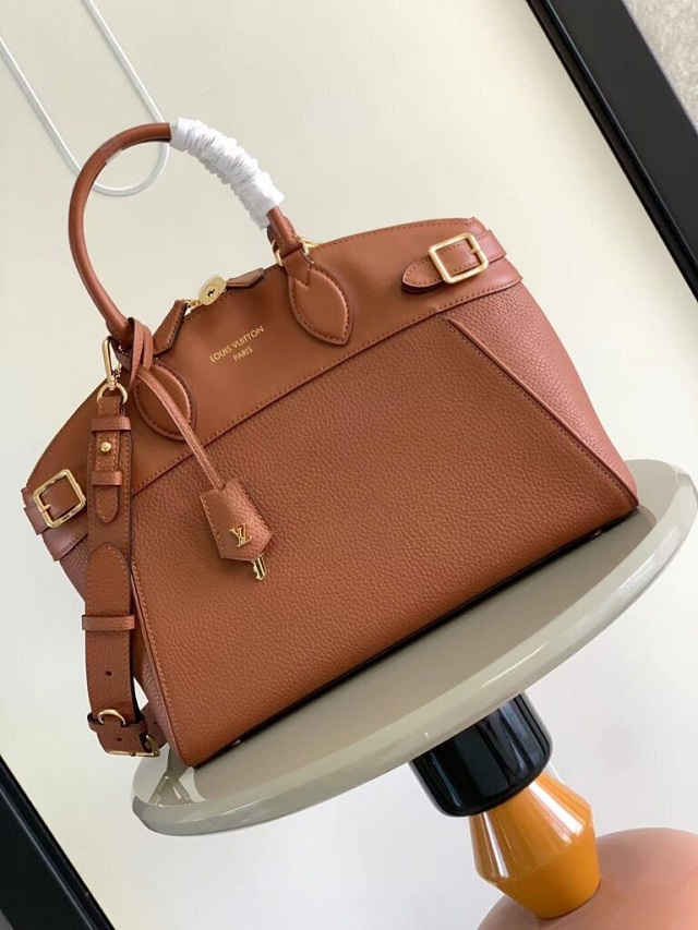 Explore the Louis Vuitton Fake HandBags Collection at DWatch Global