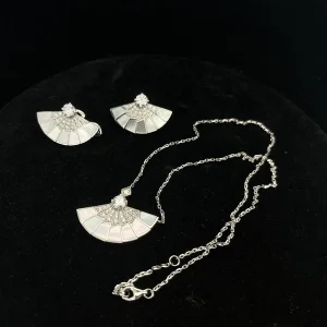 Garrard Necklace And Earrings Set Womens Custom Mother of Pearl 18K White Gold (2)