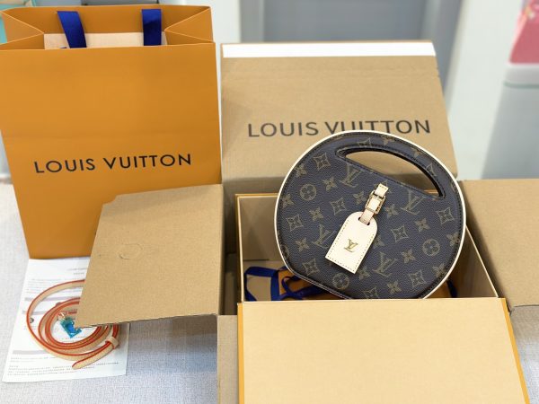 Louis Vuitton Around Me Monogram PM Brown Replica Bags Size 22 (2)
