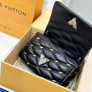Louis Vuitton LV Twist Charm Womens Replica Bags Black Size 23cm (2)