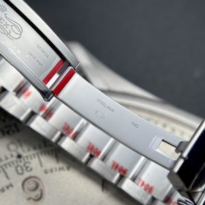 Rolex GMT-Master II 126710BLRO Pepsi V3 Oyster Bracelet Best Replica (3)