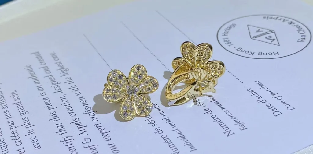 Van Cleef & Arpels Flower Shape Women Earrings Custom Diamond 18K Gold (2)