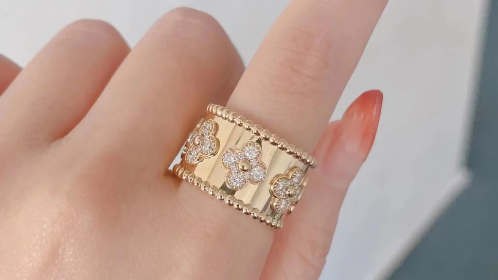 Van Cleef & Arpels Perlee Clover Rings Diamond 18K Gold Custom (2)