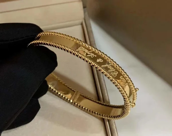 Van Cleef & Arpels Womens Bracelet Custom Gold 18K (2)