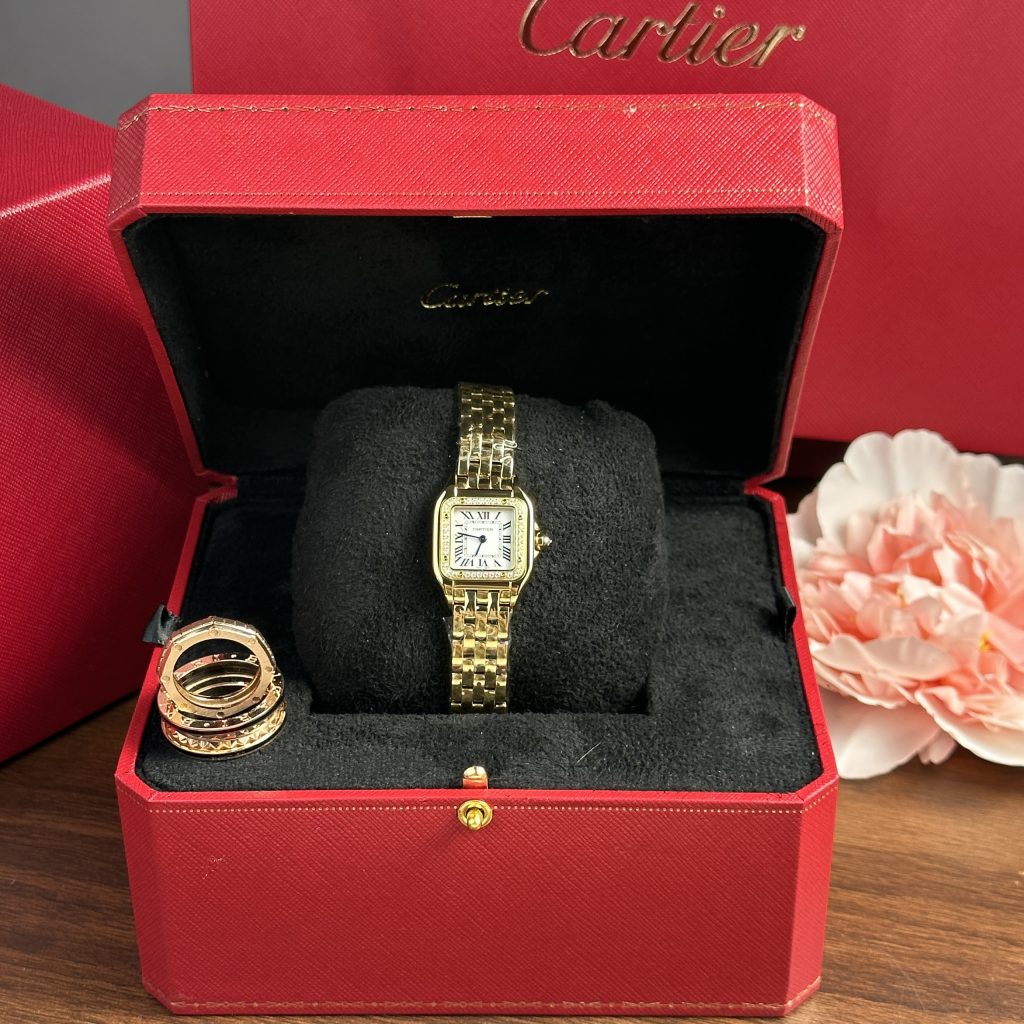 Cartier Panthere Replica Watches Womens Metal Wire Yellow 23x30mm (2)