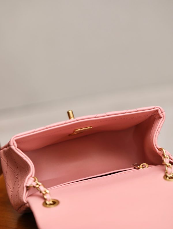 Chanel Classic Womens Pink Lock Gold Replica Bags 18cm (2)