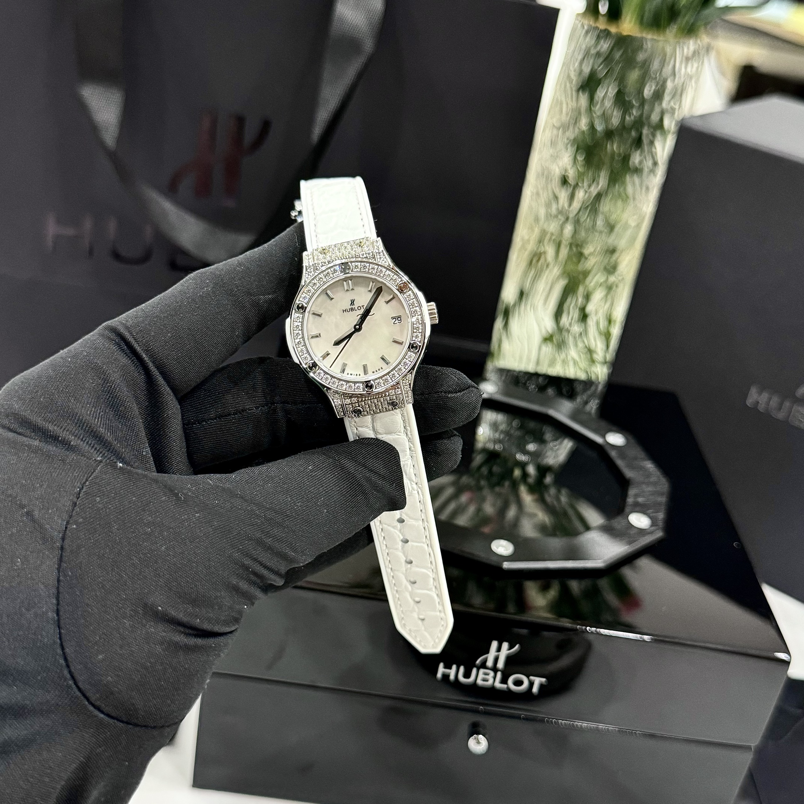 Hublot Classic Fusion Replica Watches Dial Mother Of Pearl White 33mm (2)