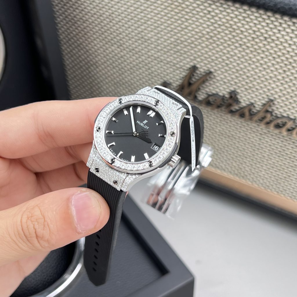 Hublot Classic Fusion Womens Custom Full Moissanite Diamonds Black Dial Replica Watches 33mm (2)