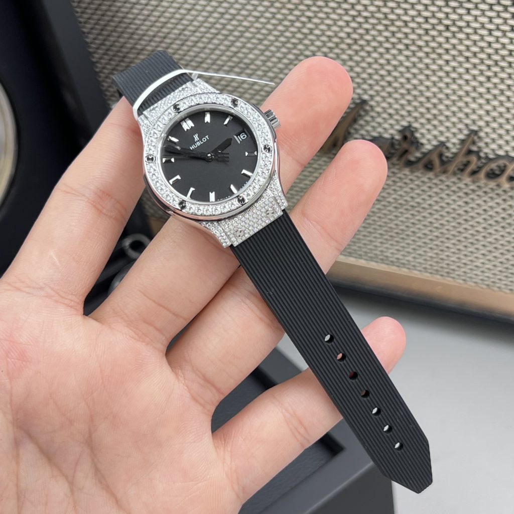 Hublot Classic Fusion Womens Custom Full Moissanite Diamonds Black Dial Replica Watches 33mm (2)