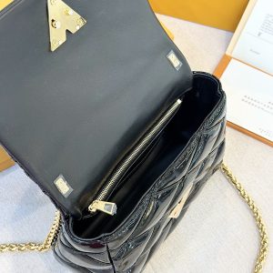 Louis Vuitton LV Twist Glossy Black Leather Replica Bags 23cm (2)