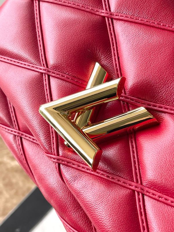 Louis Vuitton LV Twist Replica Bags Womens Red 23cm (2)