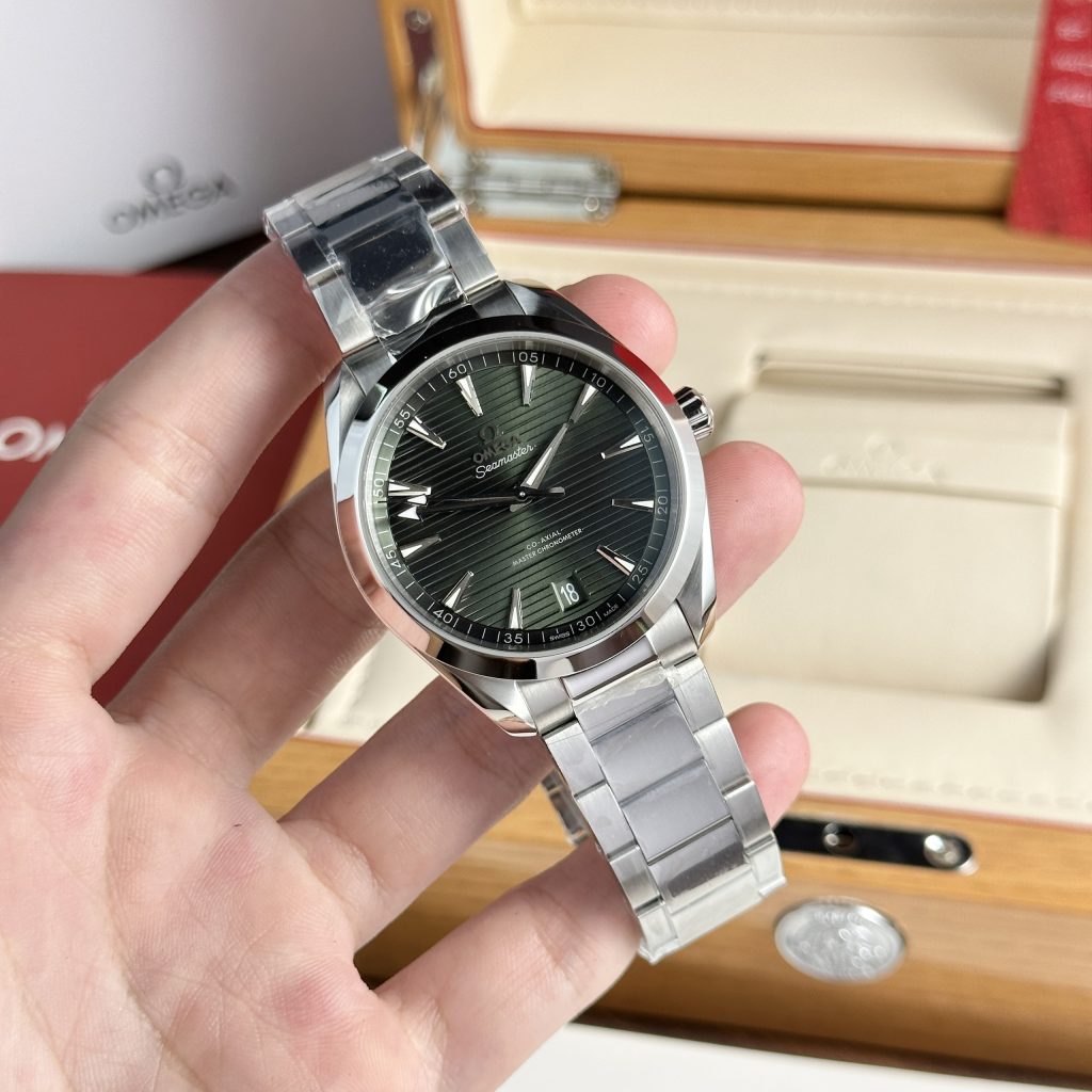 Omega Seamaster Aqua Terra Green Dial Best Replica VS Factory 41mm (1)