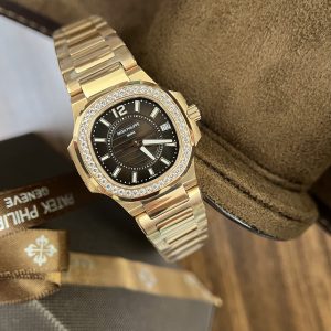 Patek Philippe Nautiluis 7010 Rose Gold Best Replica Watch 32mm (3)