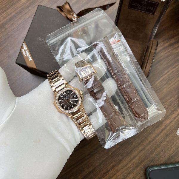 Patek Philippe Nautiluis 7010 Rose Gold Best Replica Watch 32mm (3)