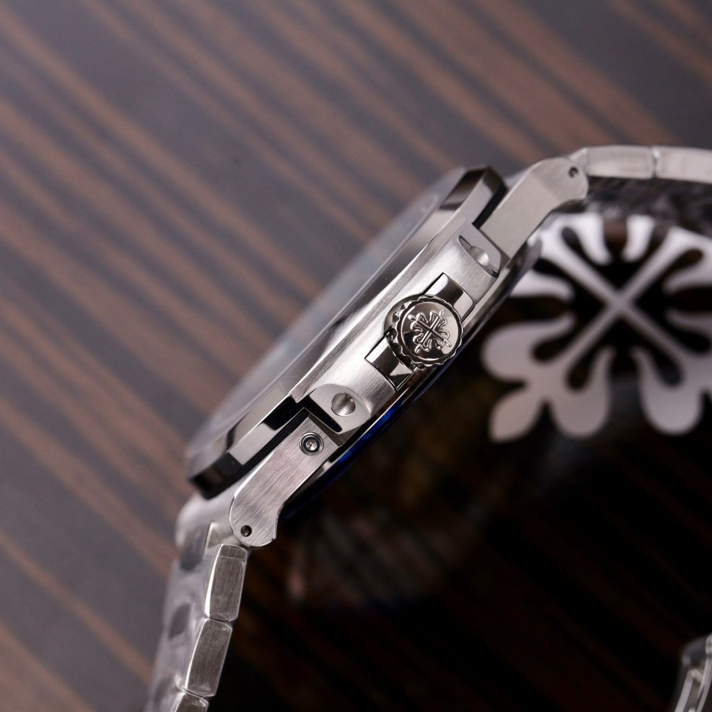 Patek Philippe Nautilus 5712 Tiffany & Co Best Replica Watch 40mm (2)