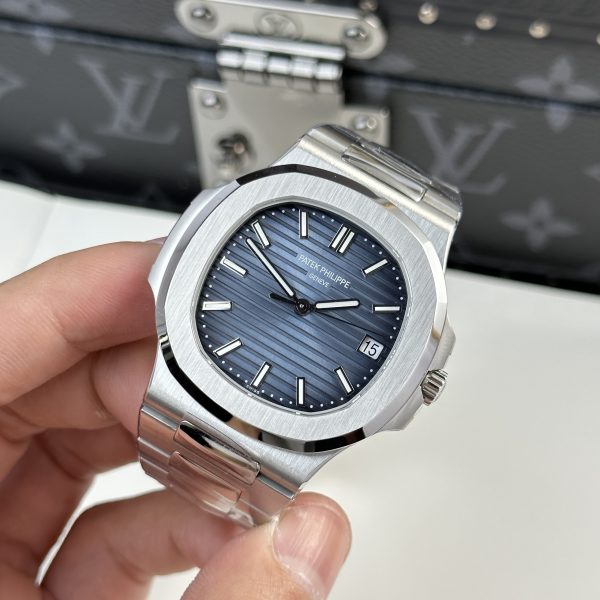 Patek Philippe Nautilus 5811 Replica Watches Blue Dial Metal Wire 3K Factory 41mm (1)