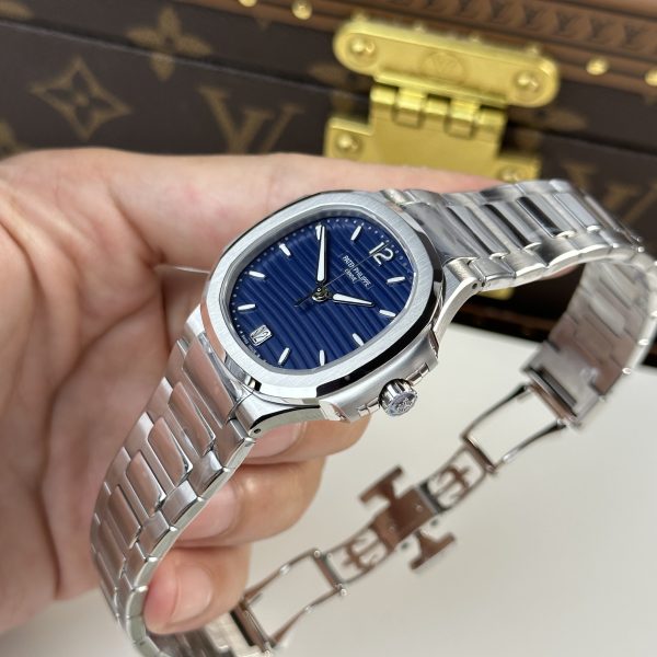 Patek Philippe Nautilus 7118 Blue Dial Best Replica 3K Factory (2)