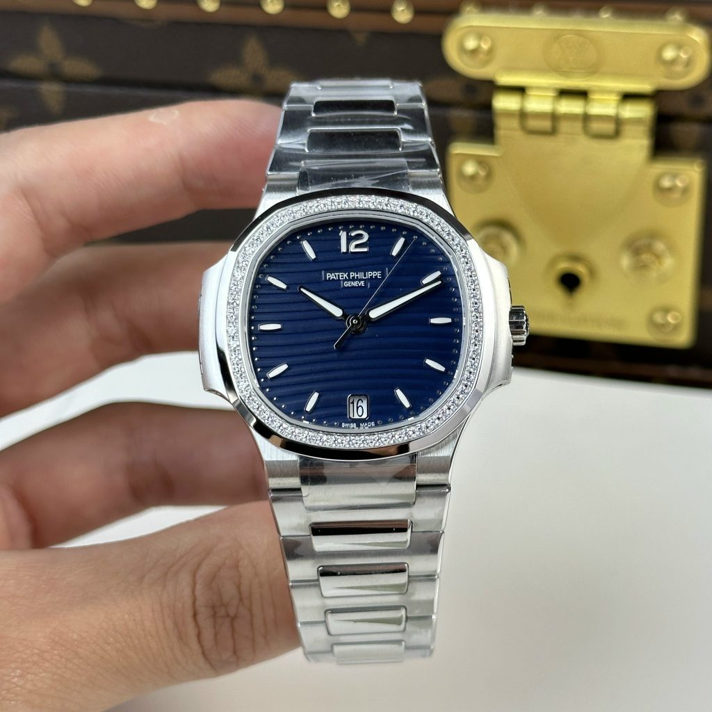 Patek Philippe Nautilus 7118 Blue Dial Diamonds Bezel 3K Factory (5)