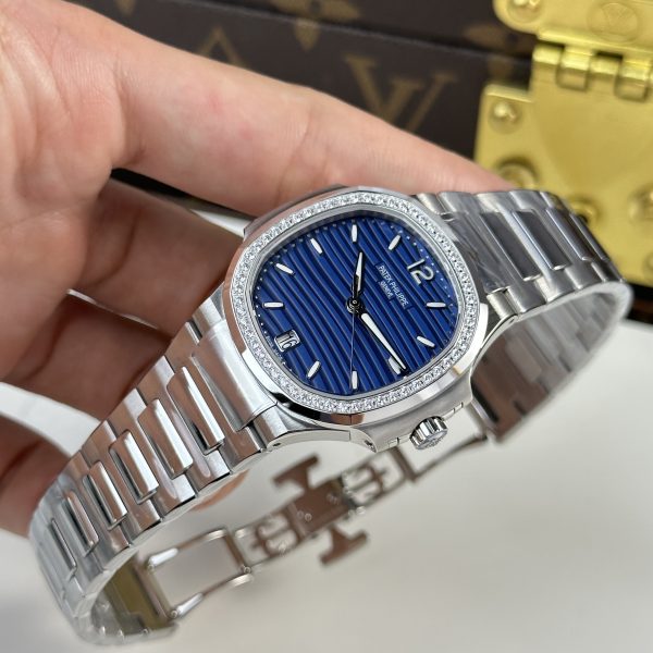 Patek Philippe Nautilus 7118 Blue Dial Diamonds Bezel 3K Factory (5)