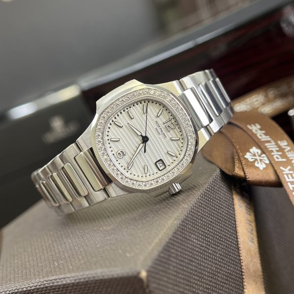 Patek Philippe Replica Watch Nautilus 7010 White Dial 32mm (1)