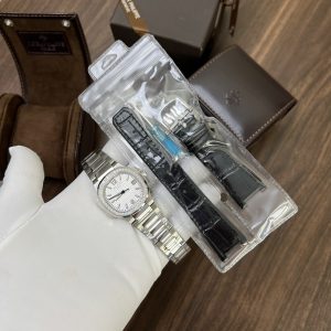 Patek Philippe Replica Watch Nautilus 7010 White Dial 32mm (1)