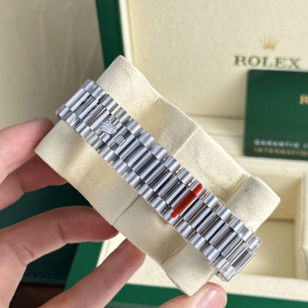 Rolex Day-Date Ice Blue Dial Bezel Diamonds Baguette GM Factory 40mm (2)