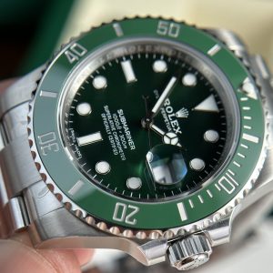 Rolex Submariner Hulk 116610LV Best Replica Watch VS Factory 40mm (5)