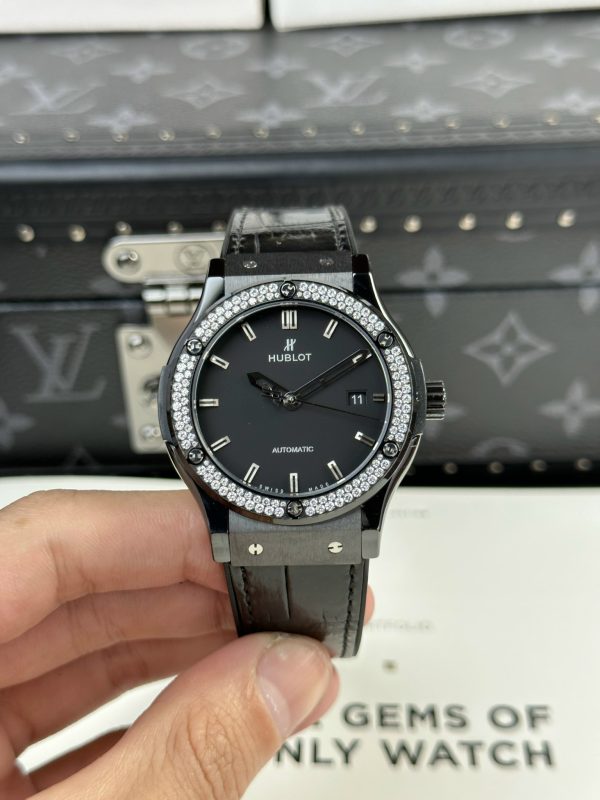 Hublot Classic Fusion Black Ceramic Bezel Stones Custom Movement JJZ 42mm (12)