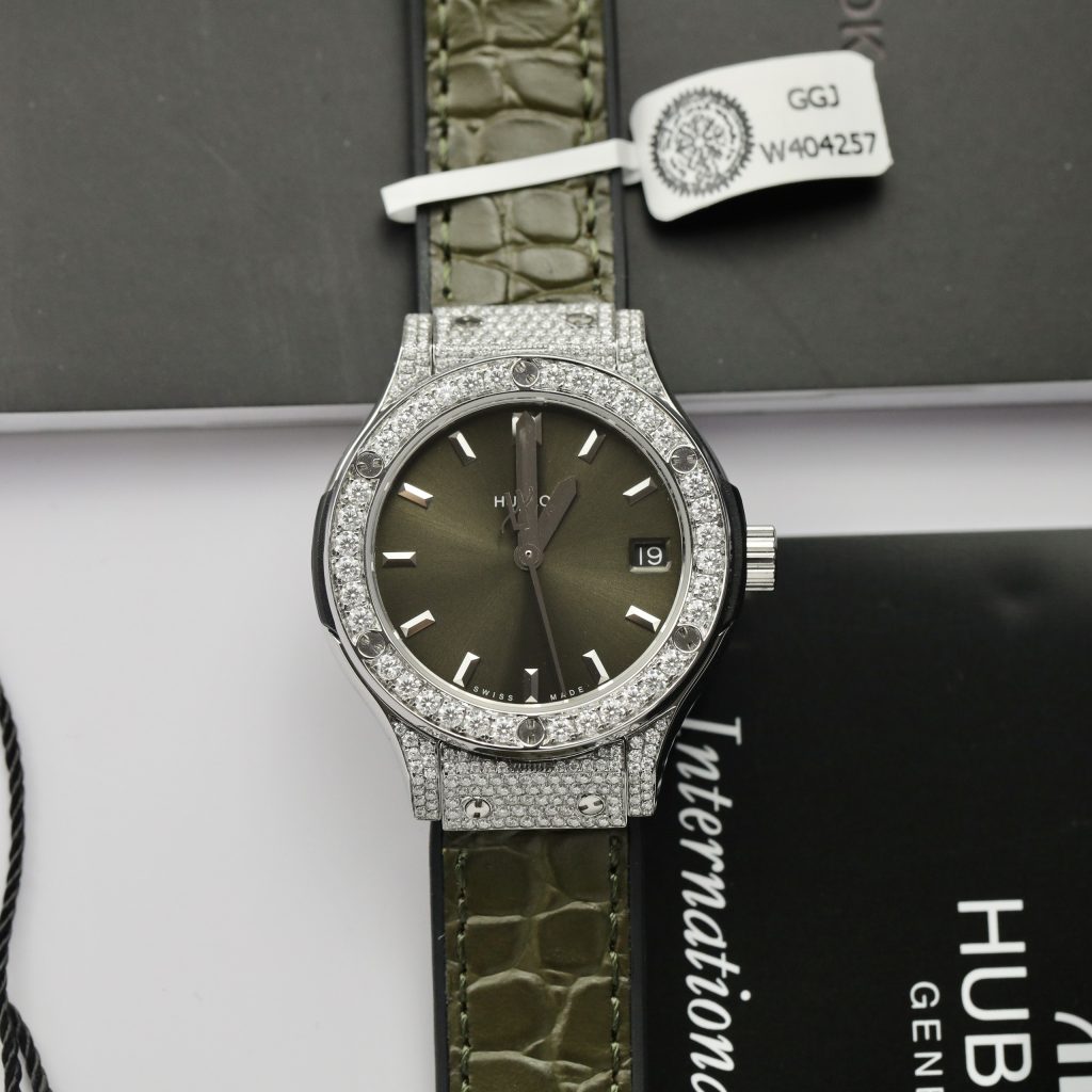 Hublot Classic Fusion Titanium Green Customs Full Moissanite Diamonds HBF 33mm (8)