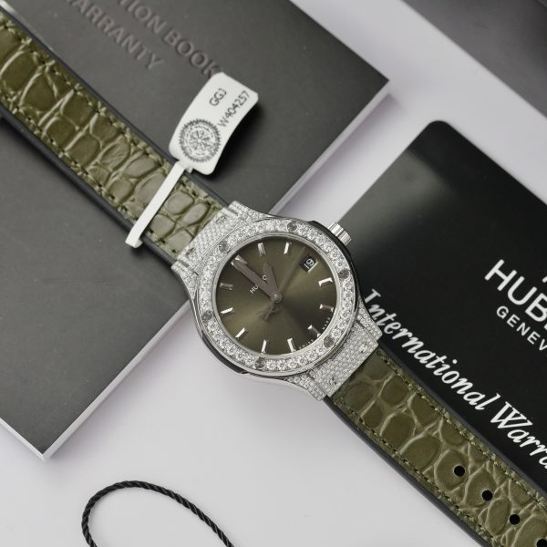 Hublot Classic Fusion Titanium Green Customs Full Moissanite Diamonds HBF 33mm (8)