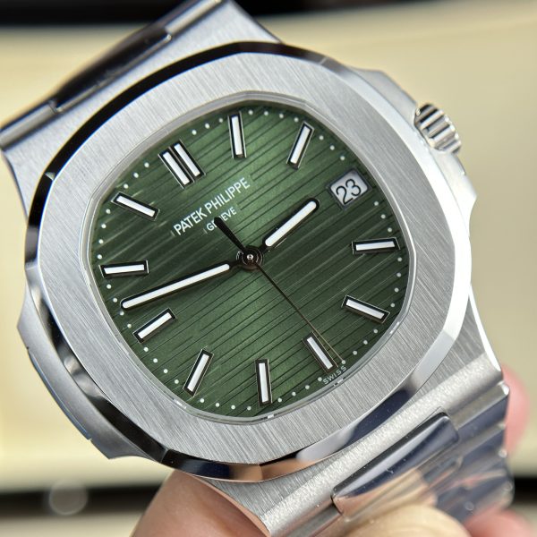 Patek Philippe Nautilus 5711 Best Replica Watch Green Dial 3K Factory 40mm (1)