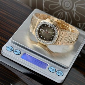 Patek Philippe Nautilus 5723 Customs Real Gold 18K & Natural Diamonds 40mm (8)