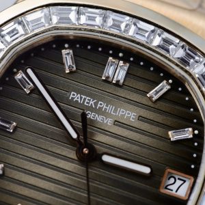 Patek Philippe Nautilus 5723 Customs Real Gold 18K & Natural Diamonds 40mm (8)