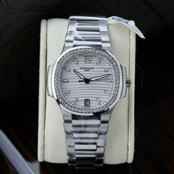 Patek Philippe Nautilus 7118 Customs Bezel Moissanite Diamonds 3k Factory 40mm (10)