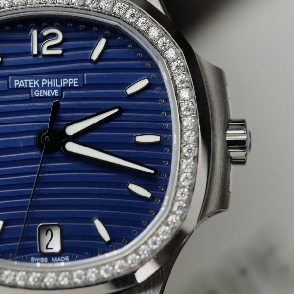 Patek Philippe Nautilus 7118 Customs Moissanite Diamonds Bezel Blue Dial 3KF (5)