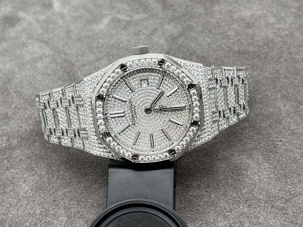 Audemars Piguet Iced Out Royal Oak White Gold Customs Full Diamonds 41mm (1)