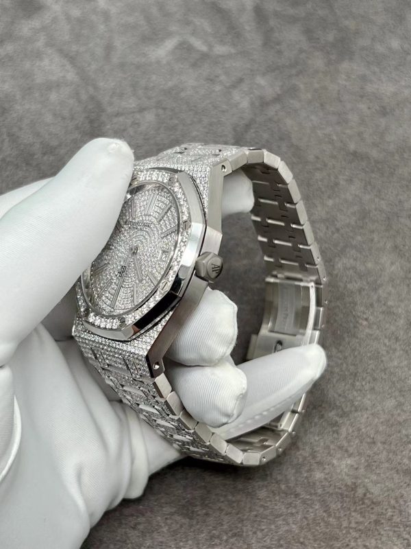 Audemars Piguet Iced Out Royal Oak White Gold Customs Full Diamonds 41mm (1)