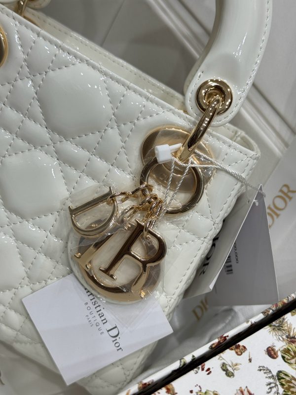 Dior Lady Womens Best Replica Bags White Glossy Leather Lock Gold 17cm (2)