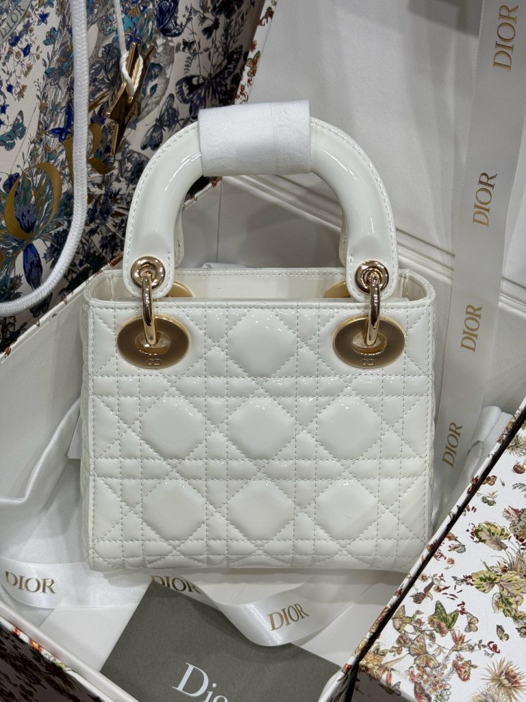 Dior Lady Womens Best Replica Bags White Glossy Leather Lock Gold 17cm (2)