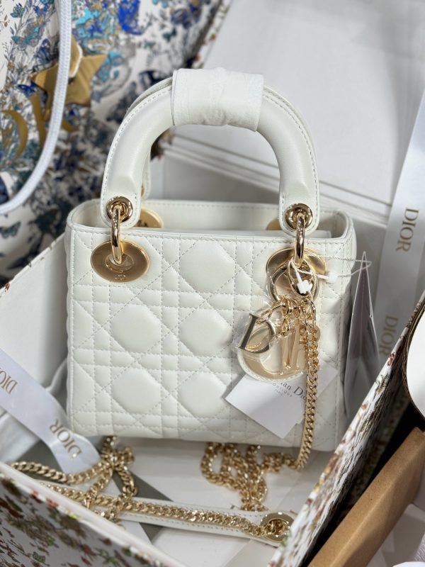 Dior Lady Womens White Best Replica Bags Gold Lock 17cm (2)