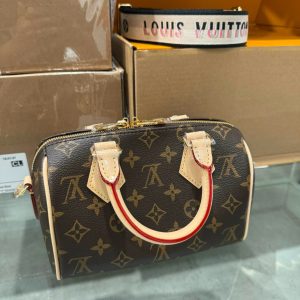 Louis Vuitton LV Speedy Bandouliere Monogram Replica Bags 20cm (1)
