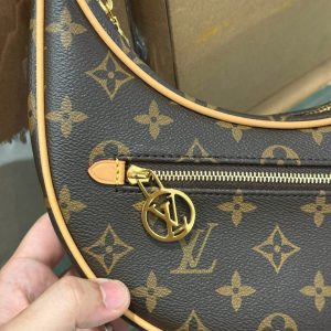 Louis Vuitton Loop Monogram Replica Handbags Women 23x13x6cm (1)