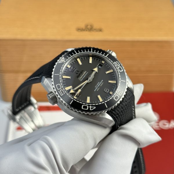 Omega Planet Ocean 600M Best Replica Black Color VS Factory (2)