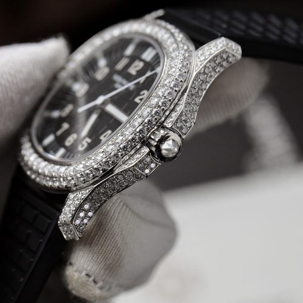 Patek Philippe Aquanaut 5067 Black Customs Full Moissanite Diamonds (6)