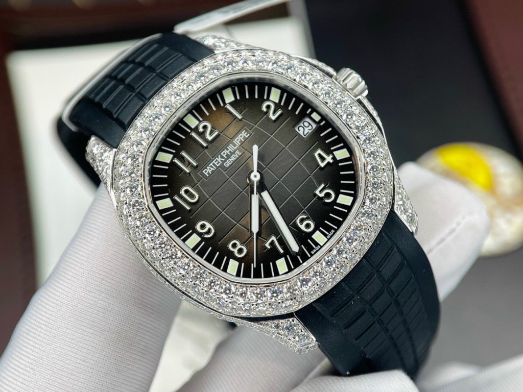 Patek Philippe Aquanaut 5167-300G Customs Moissanite Diamonds Best Replica 40mm (5)