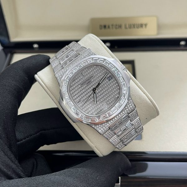 Patek Philippe Iced Out Nautilus 5719 Customs White Gold & CVD Diamonds Best Replica 40mm (4)