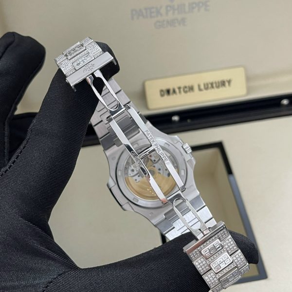 Patek Philippe Iced Out Nautilus 5719 Customs White Gold & CVD Diamonds Best Replica 40mm (4)