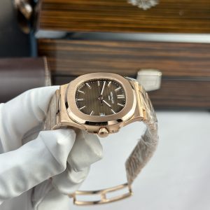 Patek Philippe Nautilus 5711 Refined Version Gold Wrapped Best Replica Watch 40mm (1)