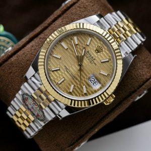 Rolex DateJust 126331 Yellow Champagne Fluted Dial Clean Factory 41mm (3)