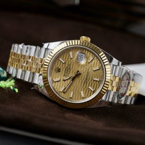 Rolex DateJust 126331 Yellow Champagne Fluted Dial Clean Factory 41mm (3)